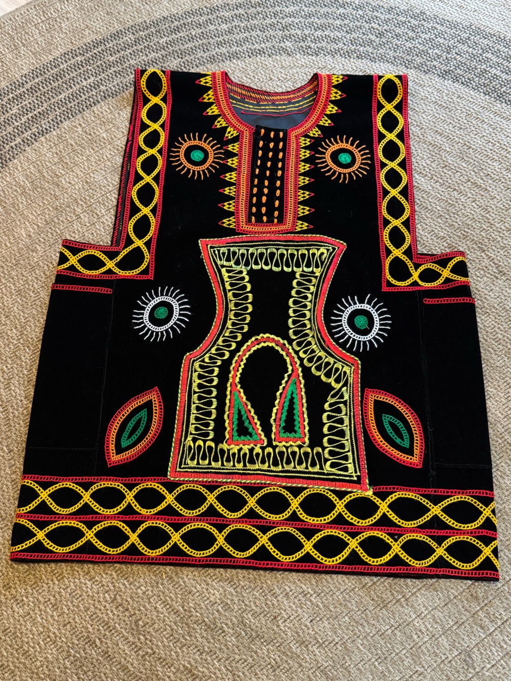 Authentic Traditional Toghu Atoghu Cameroon Bamenda Vest Velvet Hand Embroidered - Picture 8 of 11